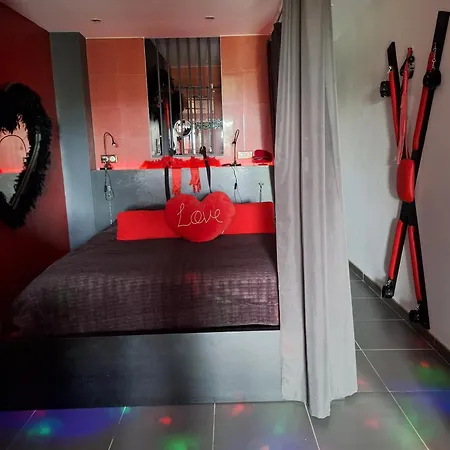 La Cage Village Naturiste * آجد
