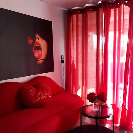 La Cage Village Naturiste آجد