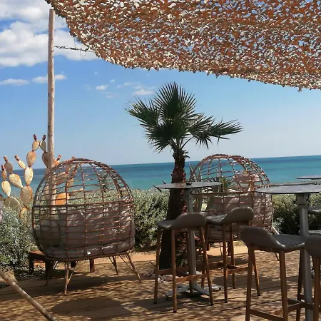 La Cage Village Naturiste 아파트
