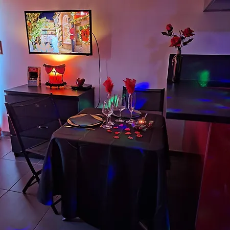 La Cage Village Naturiste 아파트