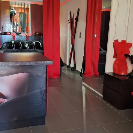 La Cage Village Naturiste 아그